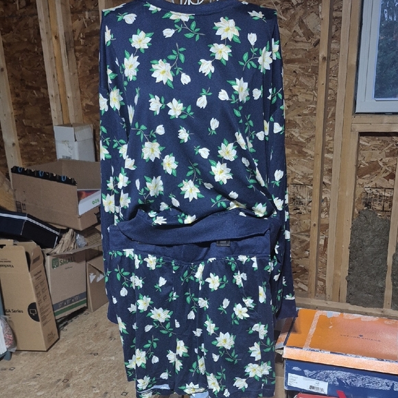 Draper James Other - Draper James Navy Floral Lounge Set